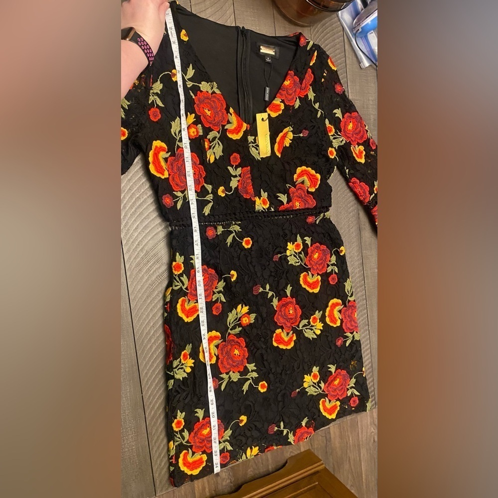Alexia Admor floral embroidered lace dress with bell sleeves - Picture 9 of 11